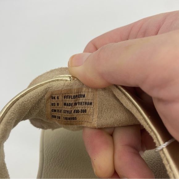 FitFlop Florrie Toe-Post Sandal in Pale Gold Size 8 - Picture 6 of 7